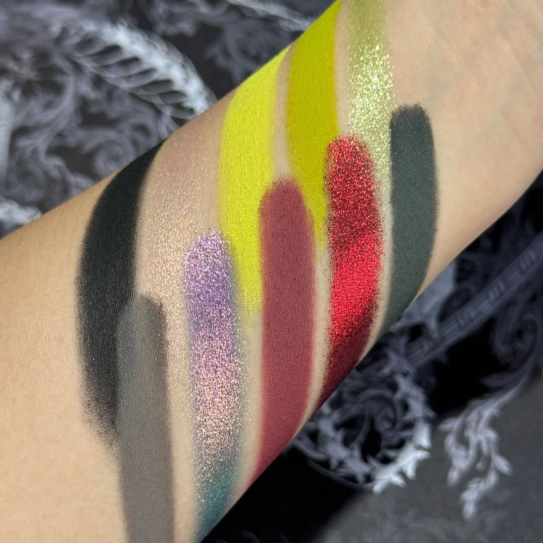 NOIRICORN × @ghoul.in.japan BLIGHTMOON Eyeshadow Palette