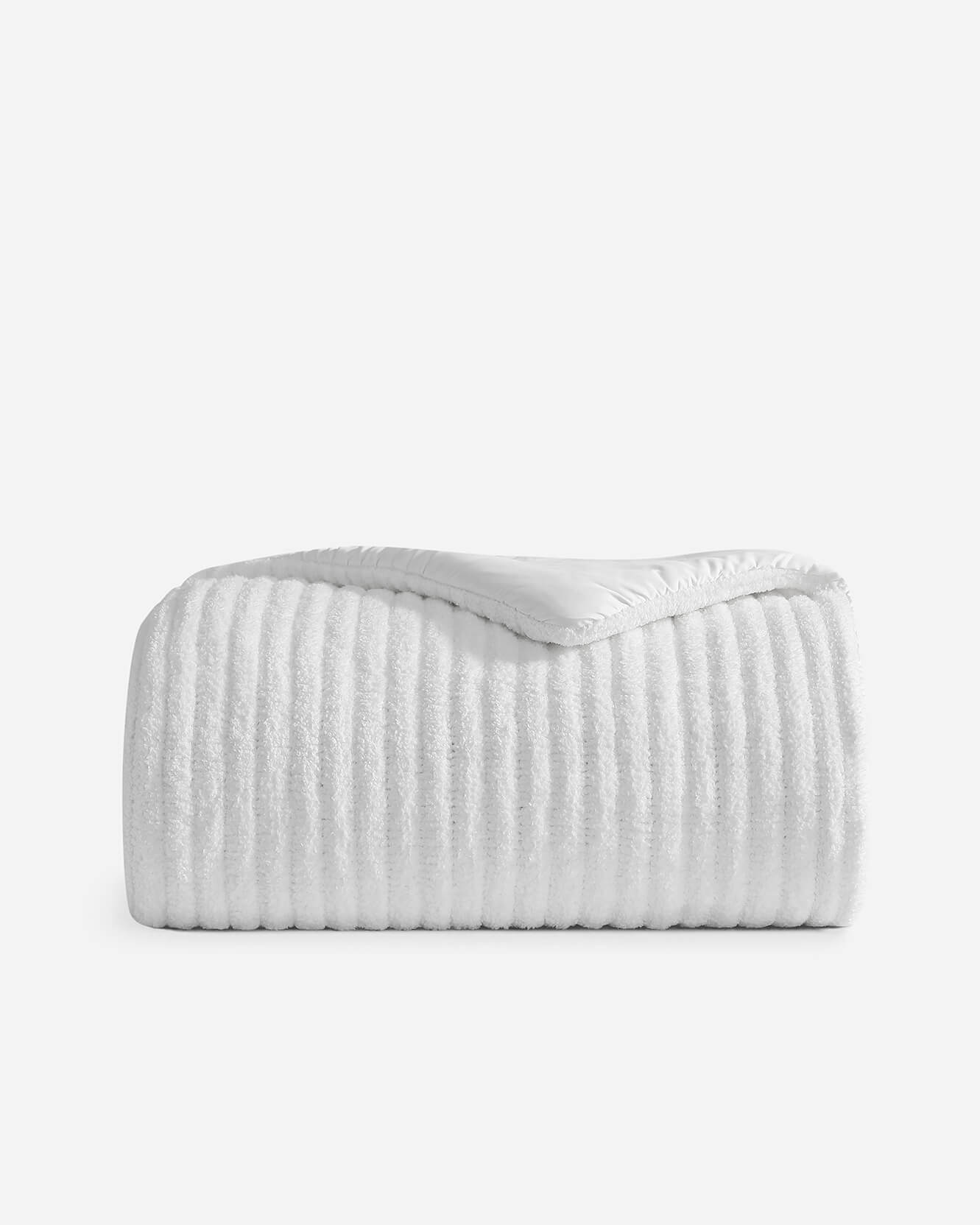 Snug Piped Comforter