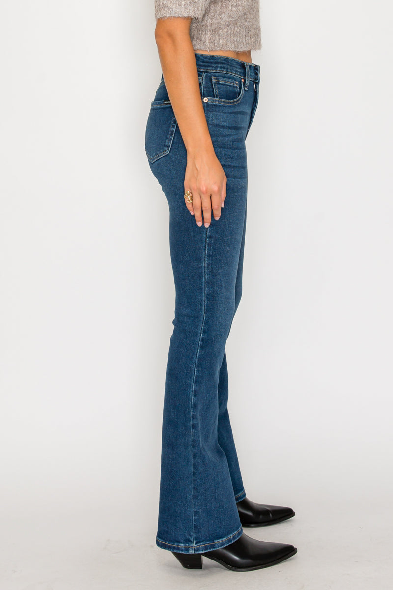 TUMMY CONTROL HIGH RISE BOOTCUT JEANS *Signature*