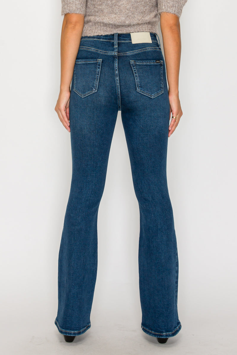 TUMMY CONTROL HIGH RISE BOOTCUT JEANS *Signature*