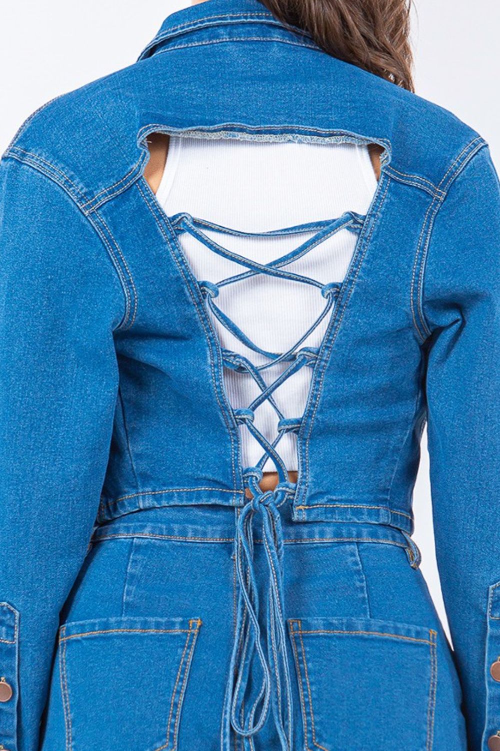 American Bazi Laced Back Cropped Denim Jacket Material composition: 70% cotton, 28% polyester, 2% spandex For the ladies