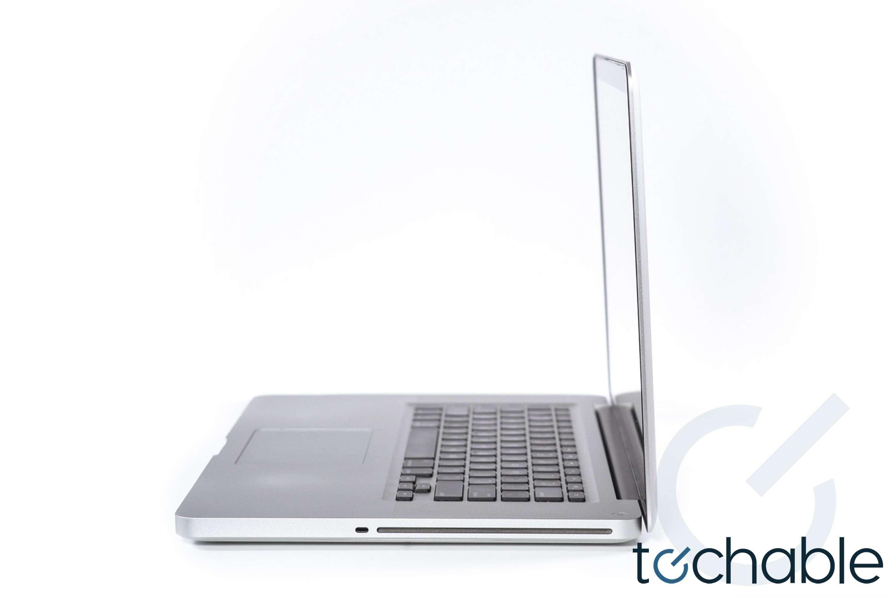 Apple Macbook Pro (Late 2011) 17 inch 2.4GHz i7 16GB RAM 2TB SSD