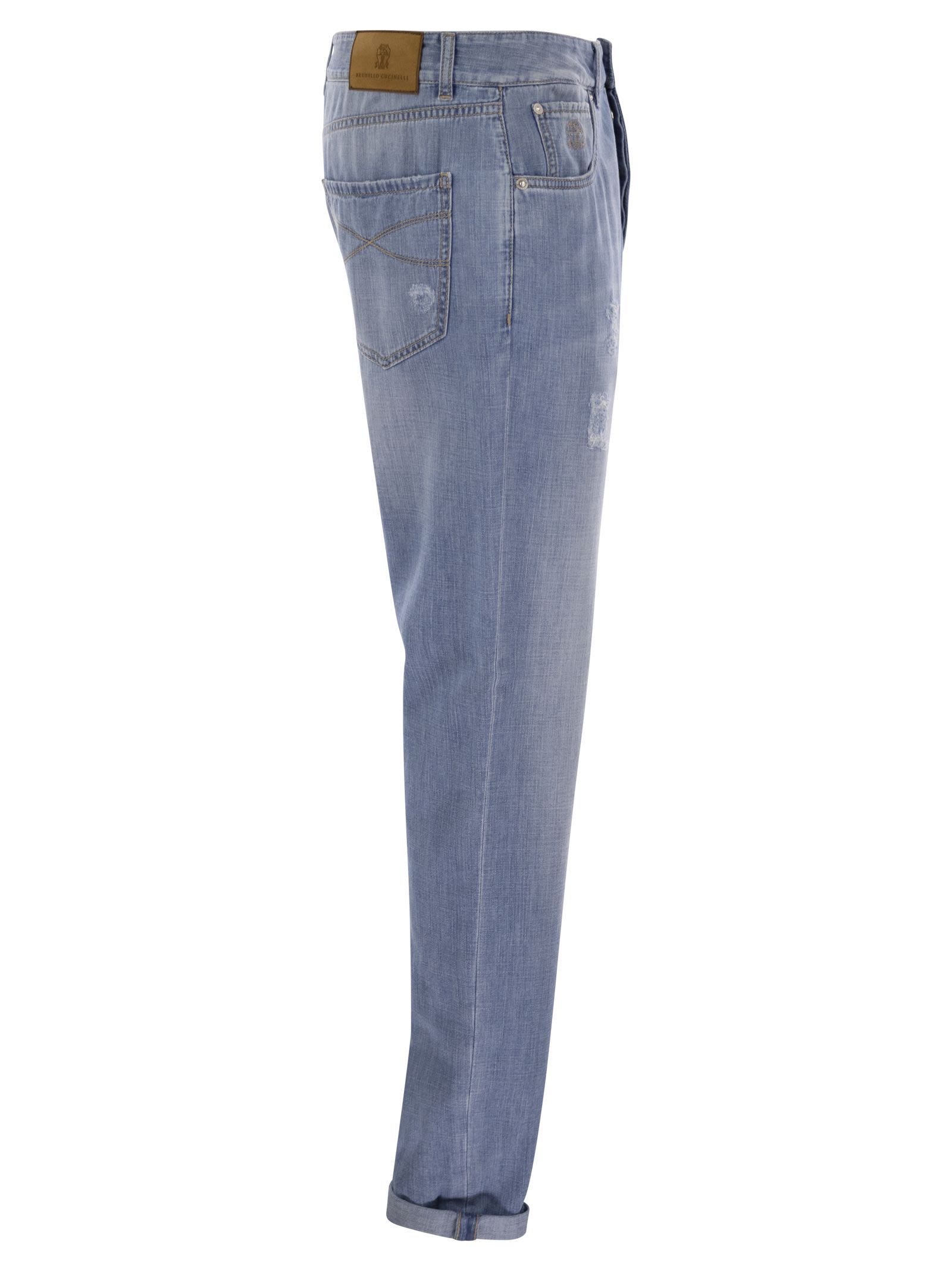 Brunello Cucinelli Men Five-Pocket Leisure Fit Trousers In Lightweight Old Denim With Rips