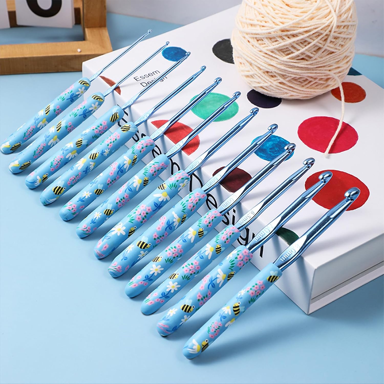 Blingcute 12 Sizes Crochet Hooks,2.0mm-8.0mm Ergonomic Crochet Hook Set with Soft Grip Handles,Aluminum Crochet Needles for Arthritic Hands,Crochet Needle Kit with Blue Case for Crocheters. (Blue)
