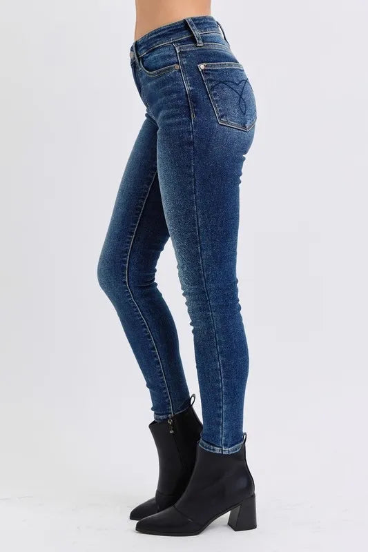 Judy Blue Full Size Run Mid-Rise Waist Skinny Women Jeans with Thermal Lining