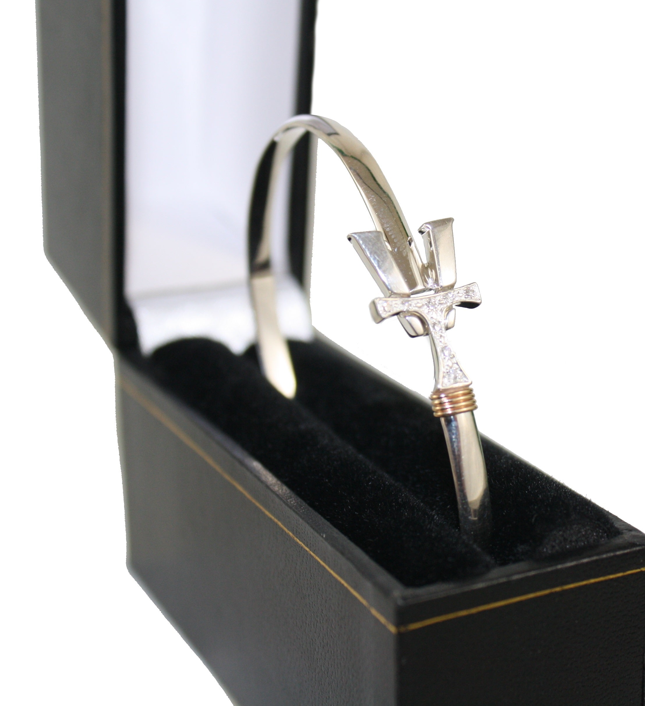 Vermont   Hook Bracelet Silver with Diamond Accents - 4mm Band - 7 Inch