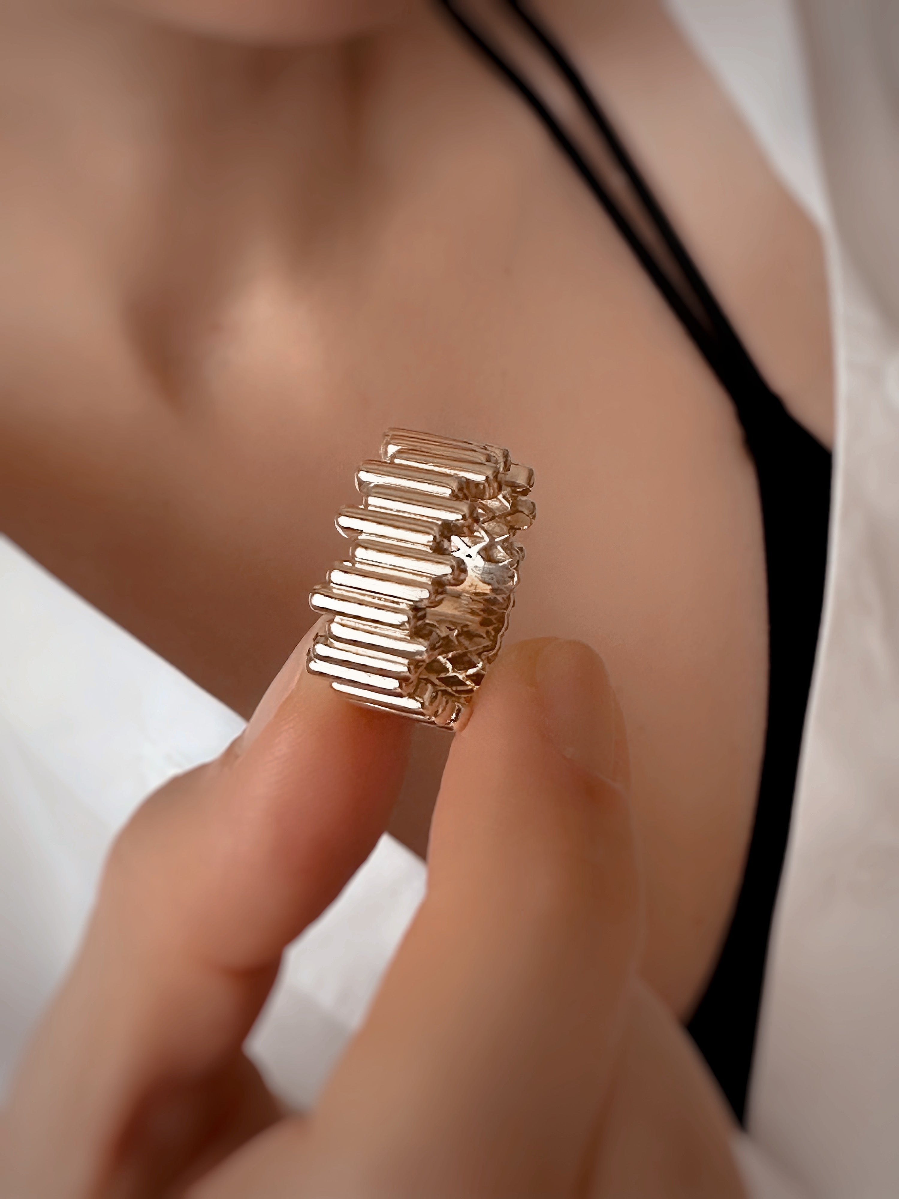 14K Solid Gold Serrated Wave Zigzag &nbsp;Model Ring