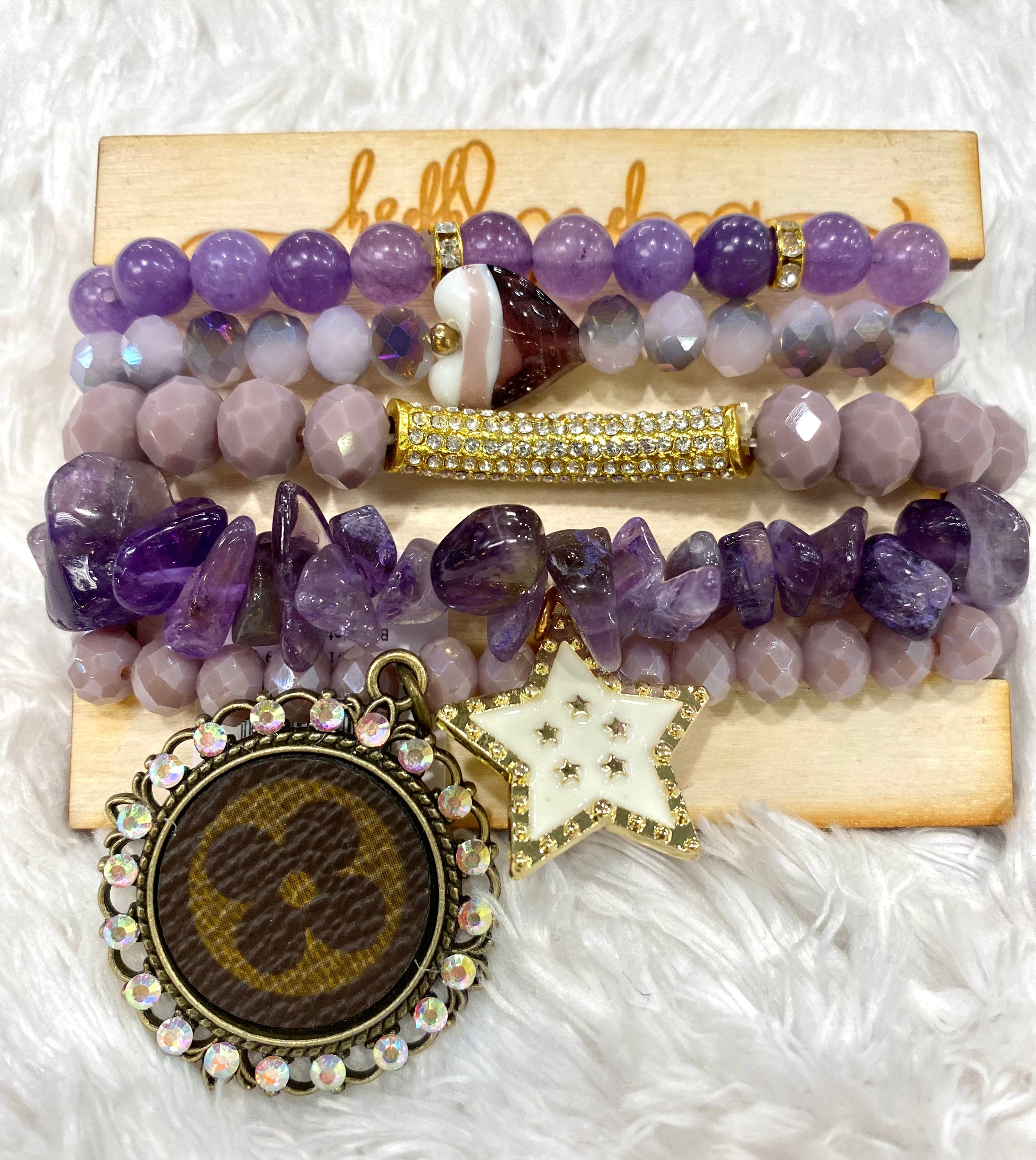 05254.  Wildcat Love Bougie Stack