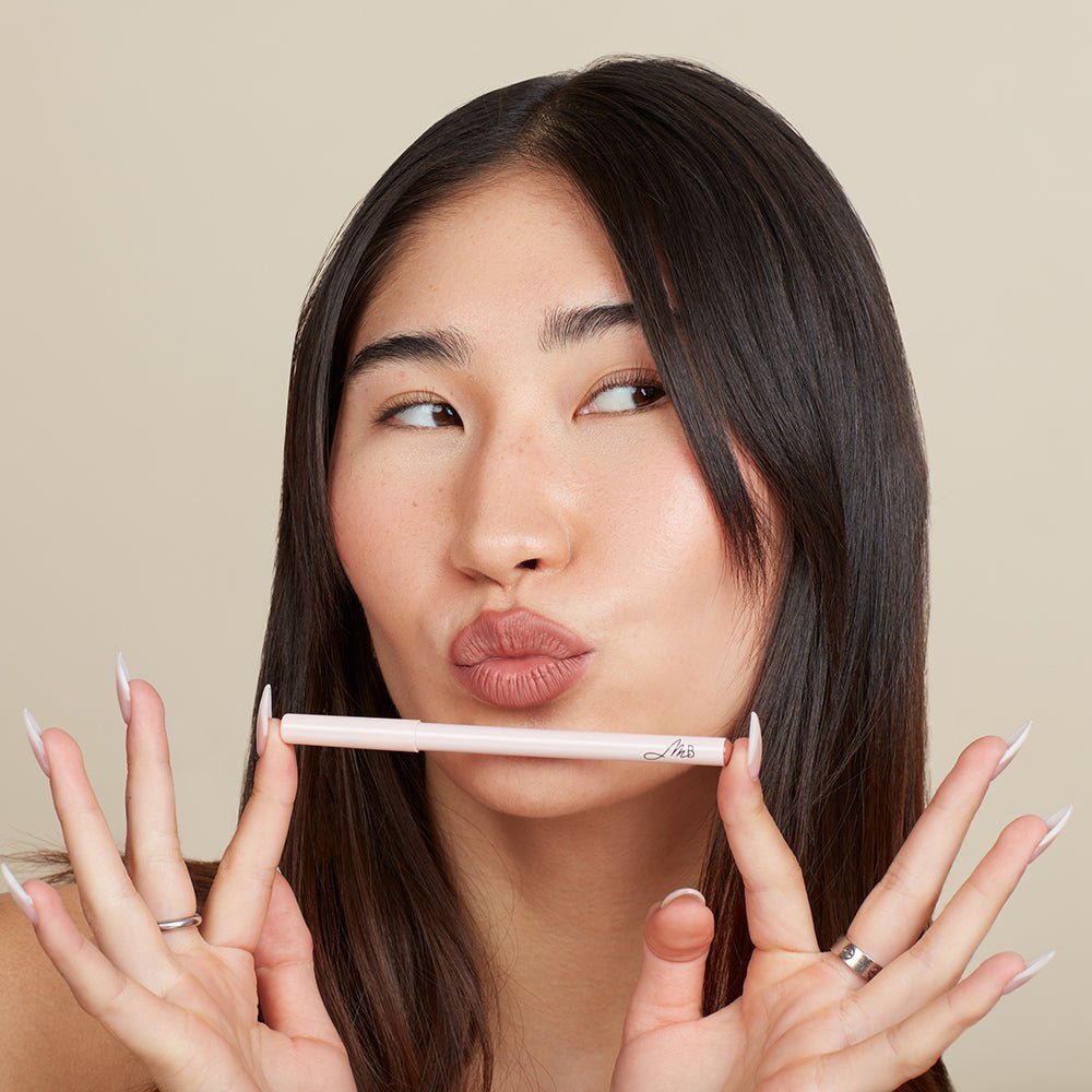 Hot Line Lip Liner