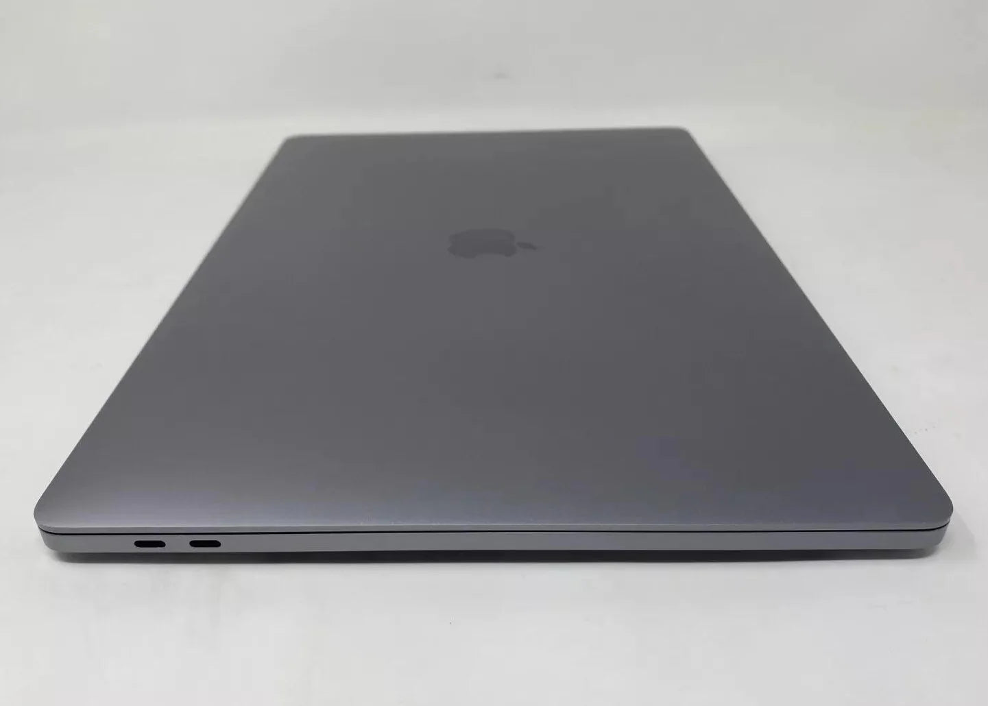 MacBook Pro (2019) 16-inch – Intel Core i9 2.4GHz • 5500M 8GB – 32GB RAM 2TB SSD – 52 Cycles