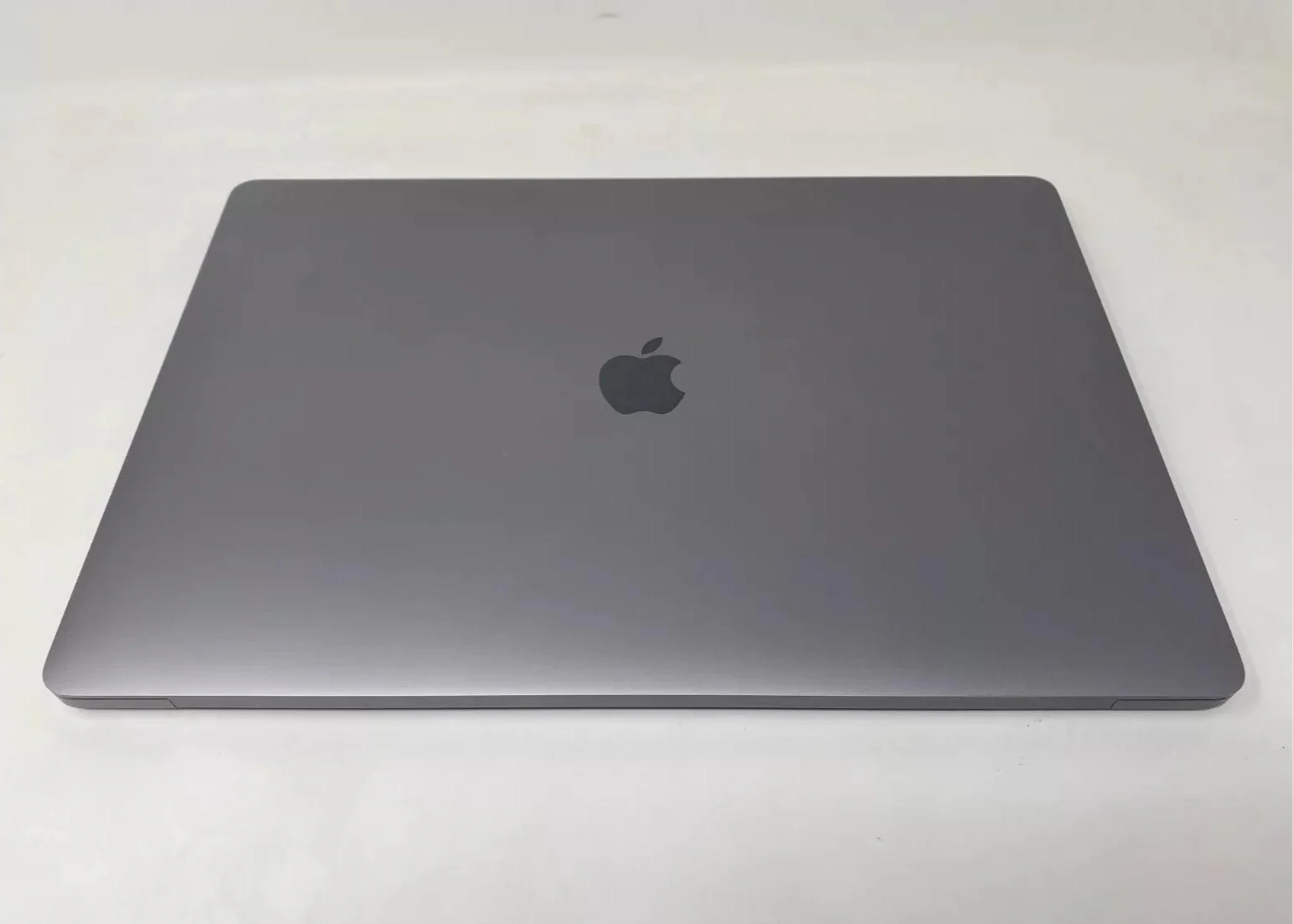 MacBook Pro (2019) 16-inch – Intel Core i9 2.4GHz • 5500M 8GB – 32GB RAM 2TB SSD – 52 Cycles