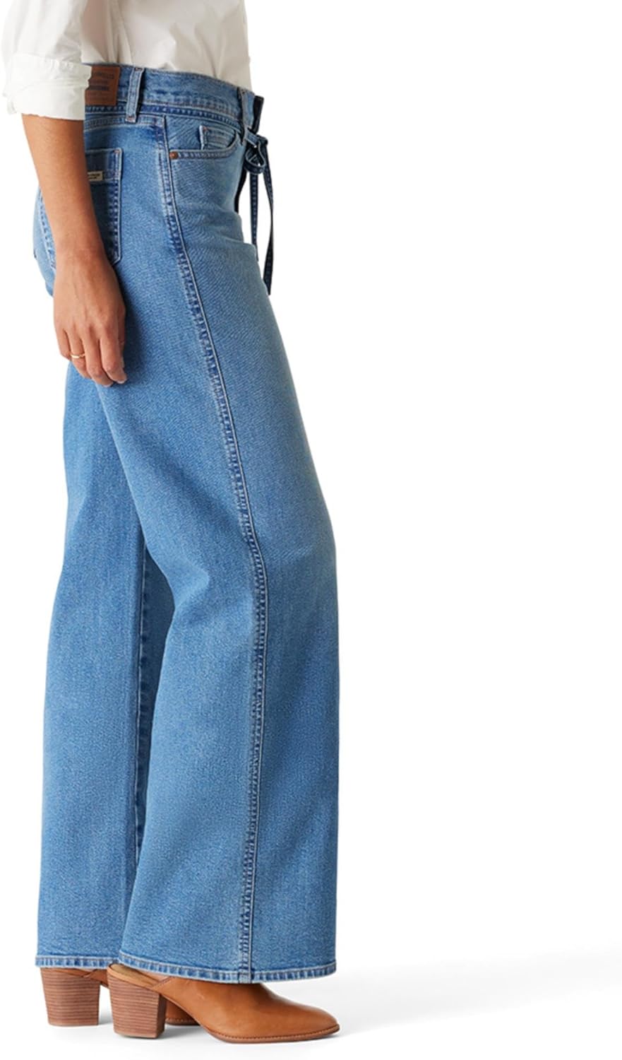 Signature by Levi Strauss & Co. Gold Women's Heritage Belted Wide Leg Jeans Mid-Rise Stretch Denim (Also Available in Plus)