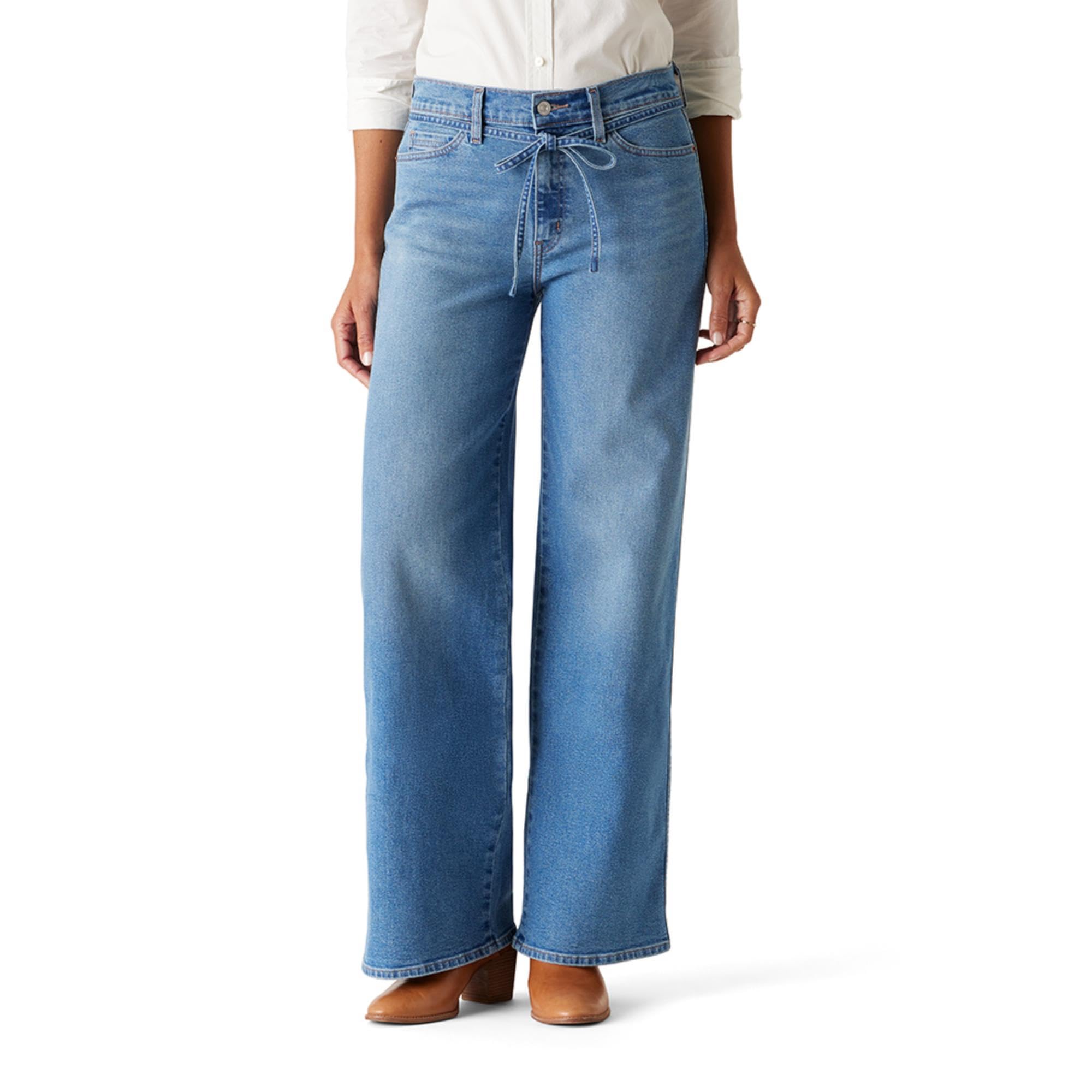 Signature by Levi Strauss & Co. Gold Women's Heritage Belted Wide Leg Jeans Mid-Rise Stretch Denim (Also Available in Plus)