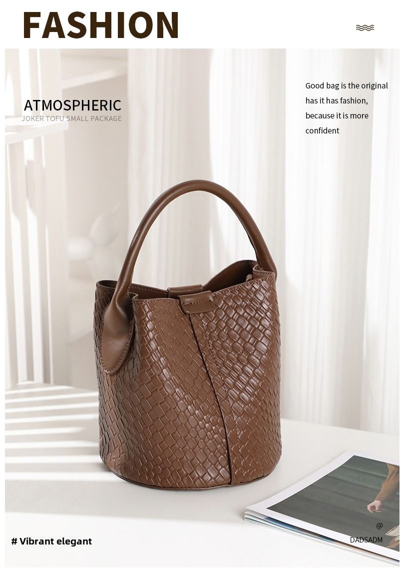 Simple niche woven pattern handbag bucket bag women's bag tide 2025 new senior sense shoulder bag crossbody bag