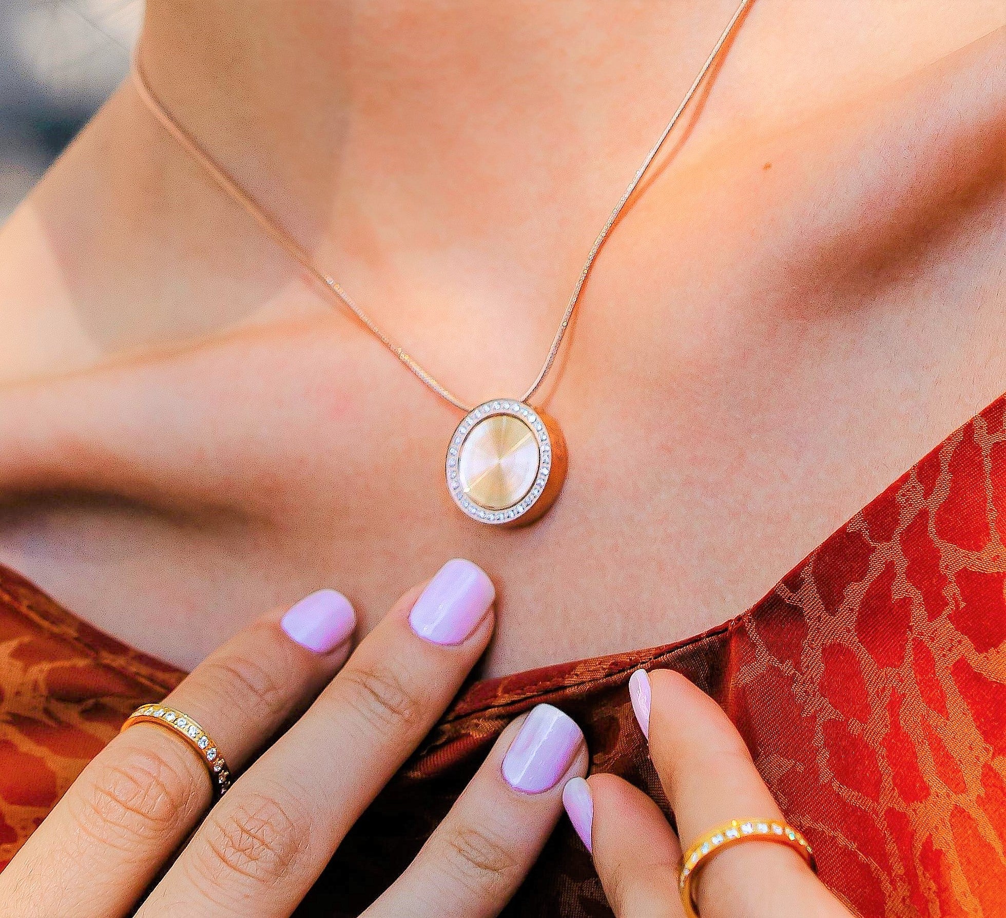 PT207W B.Tiff Pavé 30-Stone Halo Pendant