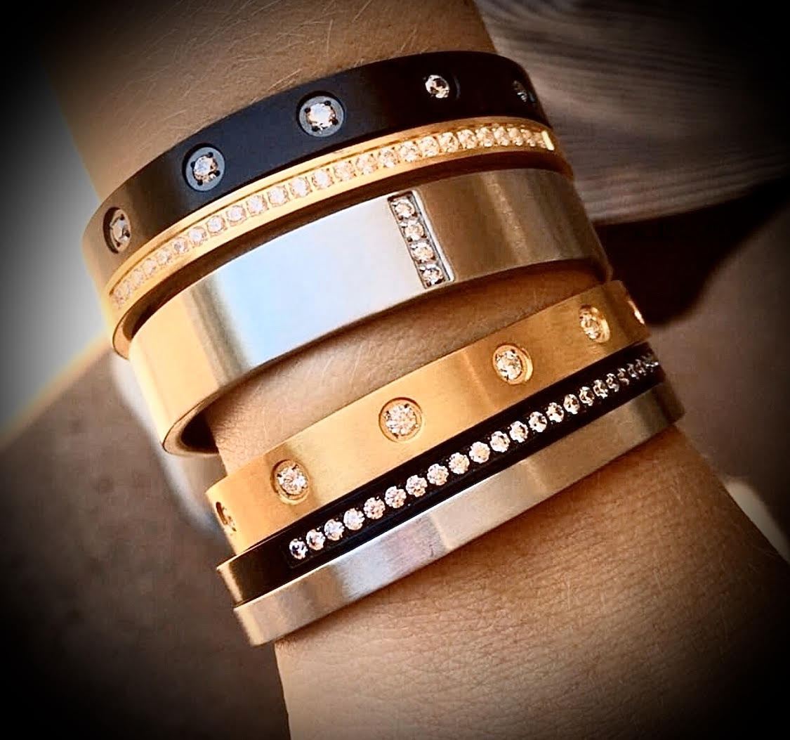BG308W B.Tiff 8-Stone Matte Bangle Bracelet