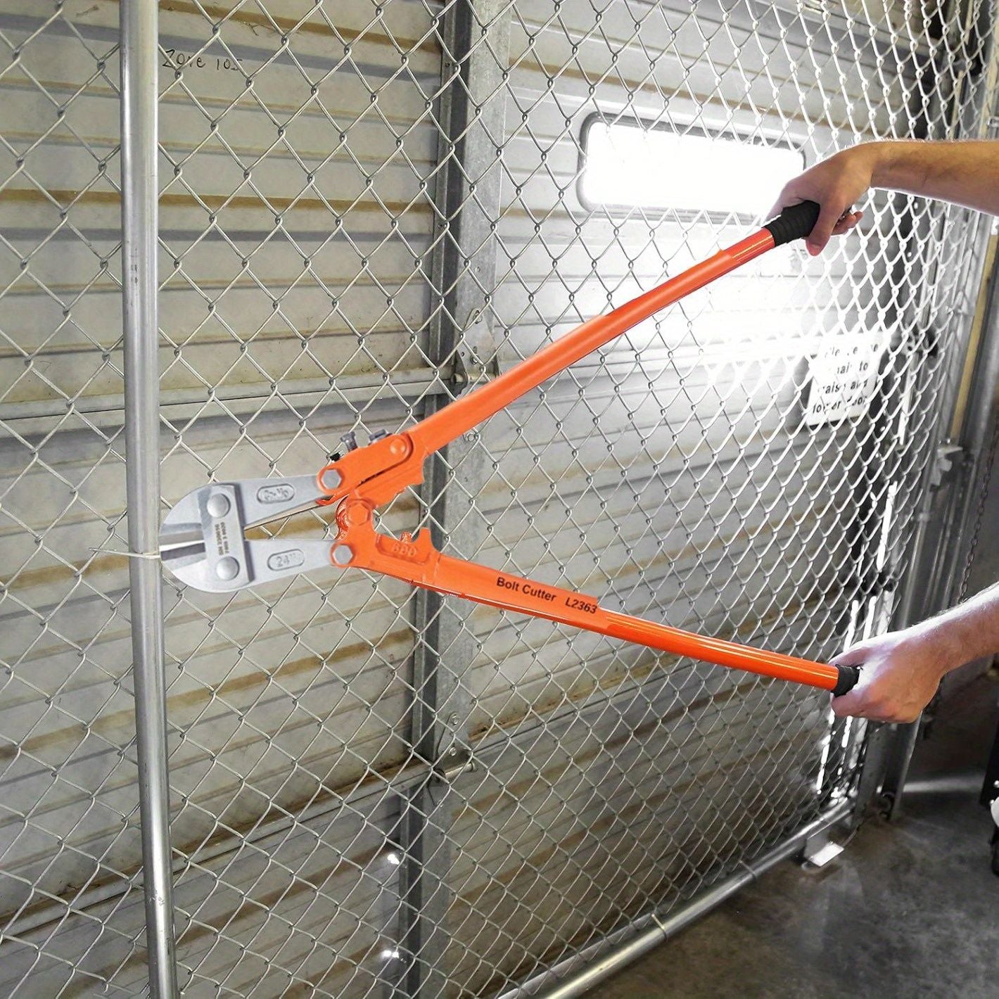 Wire cutters, 24-inch locking pliers, double-material handles with soft rubber grips, chromium-molybdenum alloy steel blades, heavy-duty wire cutters for rods, bolts, wires, cables, rivets and chains