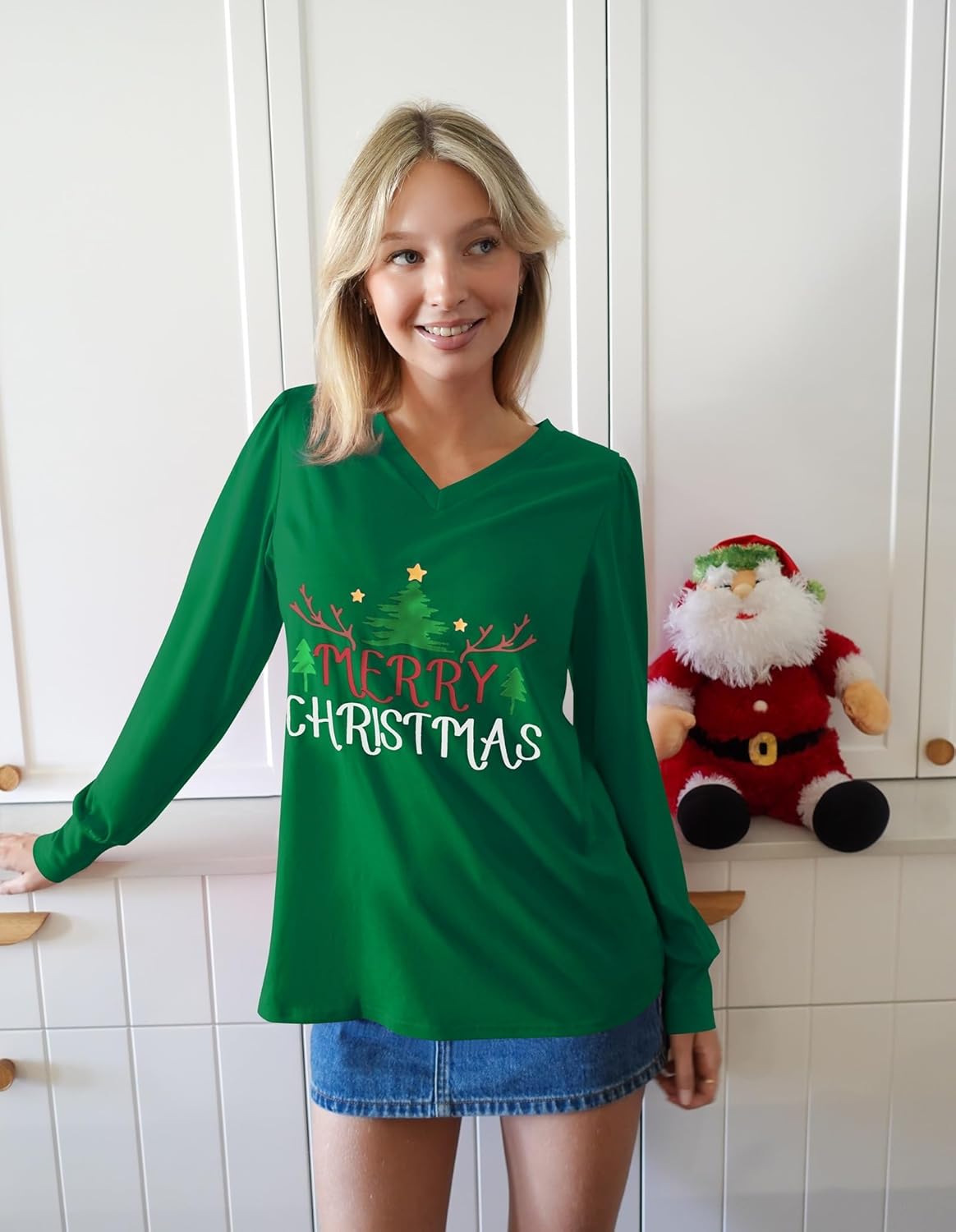 ZAFUL Holiday Long Sleeve Christmas Shirts For Women 2024 Graphic Tees Green Tunic Tops Christmas Fall V Neck Dressy Tops For Women XXL