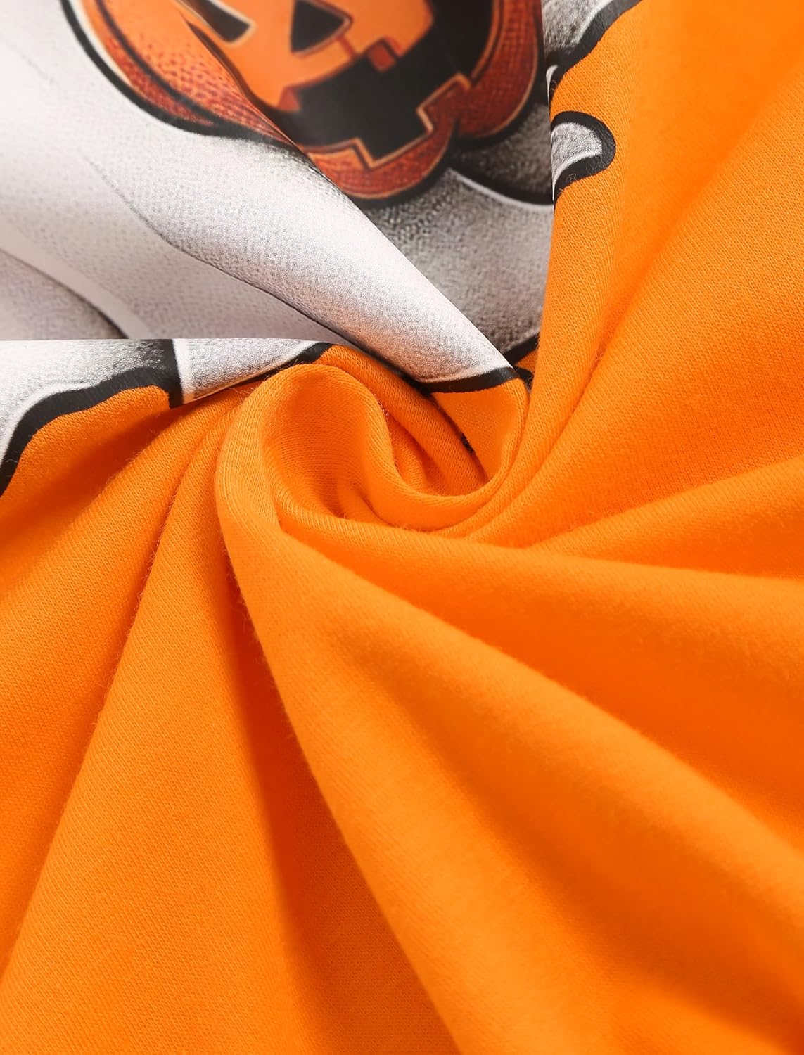 ZAFUL Women's Long Sleeve V-Neck Tunic Tops Halloween Cute Graphic Loose Casual Basic Blouse